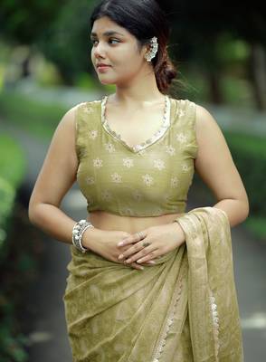 paisle print chiffon saree with unstitched blouse piece (green) 3