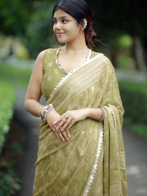 paisle print chiffon saree with unstitched blouse piece (green) 4