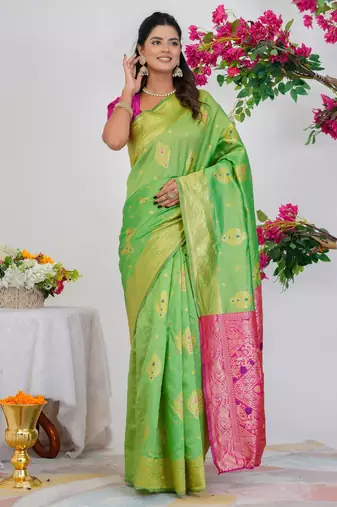 Subham woven design silk blend saree with unstitched blouse piece (green)