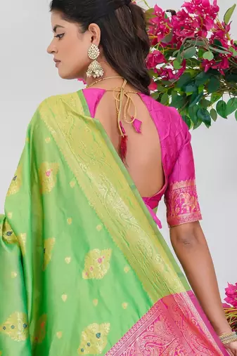 Subham woven design silk blend saree with unstitched blouse piece (green)
