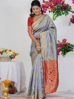 Subham woven design silk blend saree with unstitched blouse piece (grey) 3
