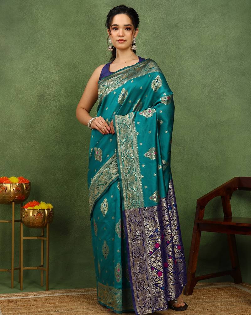 Subham woven design silk blend saree with unstitched blouse piece (green)