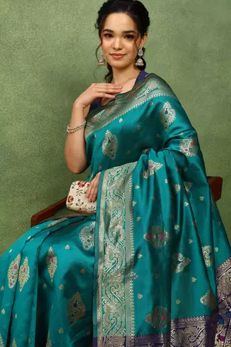 Subham woven design silk blend saree with unstitched blouse piece (green)