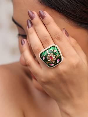 Emerald echo ring 2