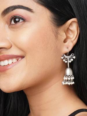 Silver-plated crescent hook drop earrings 1