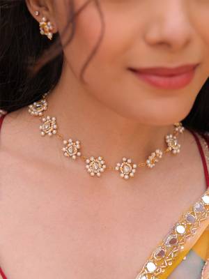 Aranyika majestic lustral glow pachi kundan choker set 2
