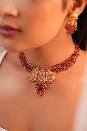 Golden laxmi rani wine beaded necklace set