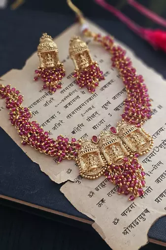 Golden laxmi rani wine beaded necklace set