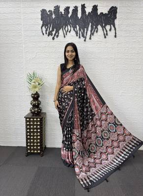 Black Ajarakh Print Real Mirror Crepe Silk Saree 3