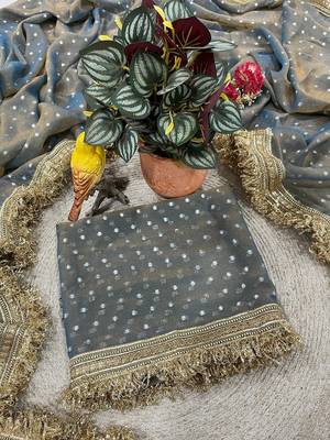 Grey moss silk with jecquard butti saree with unstitched blouse 3