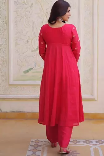 Red zari & sequins embroidered work silk blend stitched kurta