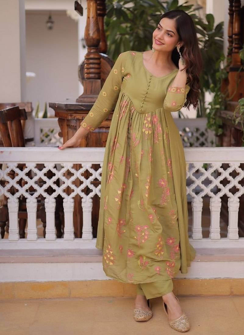 Light green zari & sequins embroidered work silk blend stitched kurta