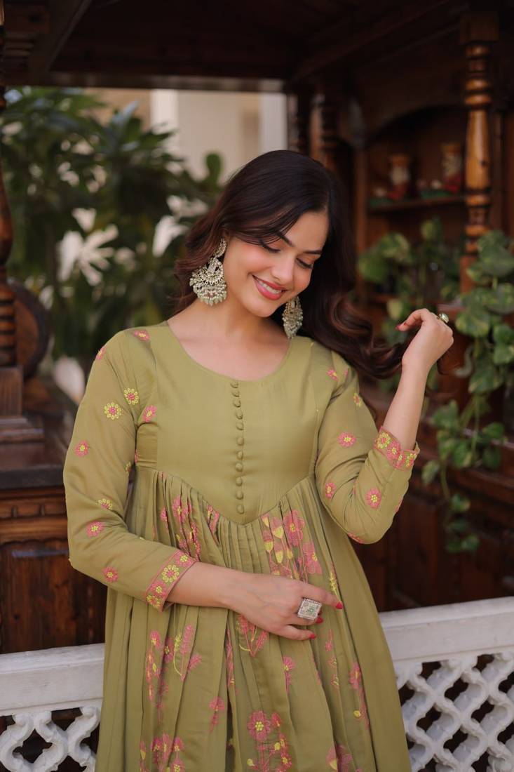 Light green zari & sequins embroidered work silk blend stitched kurta
