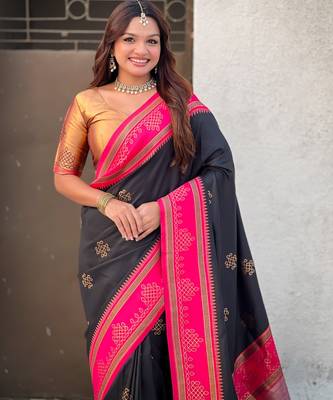 Black soft silk rangoli art zari weaving saree with contrast blouse piece 5