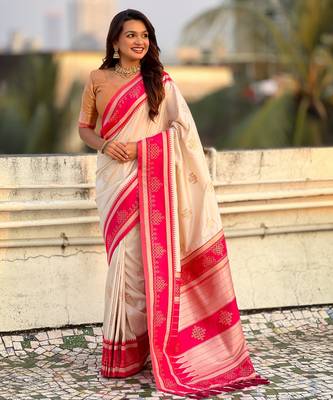 White soft silk rangoli art zari weaving saree with contrast blouse piece 3