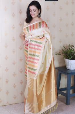 Off white soft silk floral meenakari zari weaving saree with matching blouse piece 3