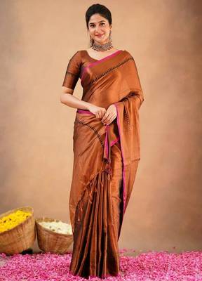 Golden fancy cotton handloom saree with blouse piece for women 1