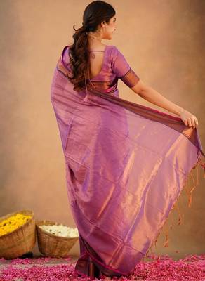 Purple fancy cotton handloom saree with blouse piece for women 3