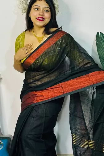 Black fancy cotton handloom saree with blouse piece for women