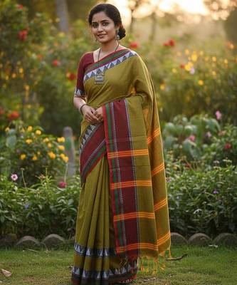 Green fancy cotton handloom saree with blouse piece for women 3