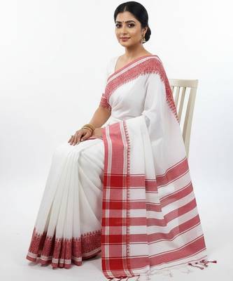 White & red fancy cotton handloom saree with blouse piece for women 3