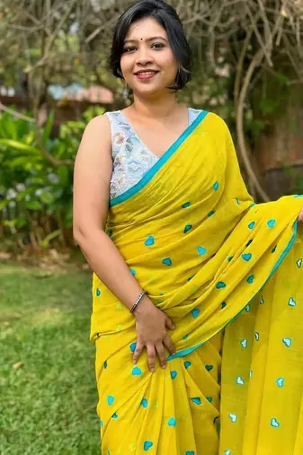 Yellow fancy cotton handloom saree with blouse piece for women