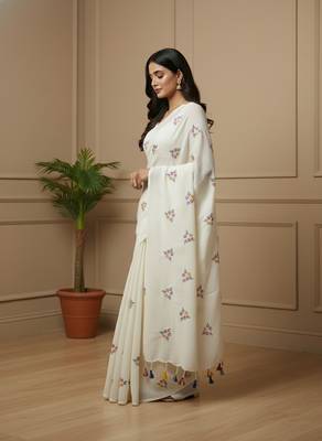 White fancy cotton handloom saree with blouse piece for women 3