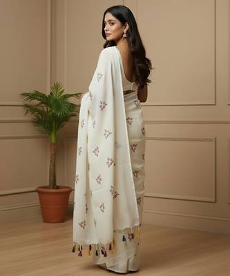 White fancy cotton handloom saree with blouse piece for women 4