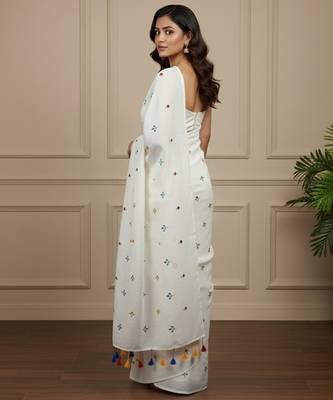 White fancy cotton handloom saree with blouse piece for women 5