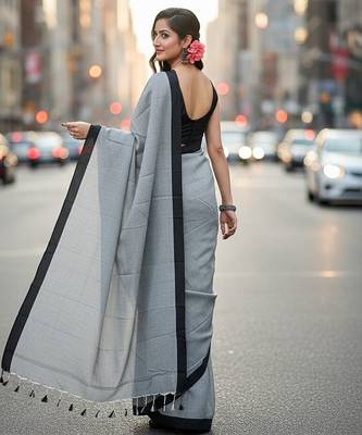 Grey fancy cotton handloom saree with blouse piece for women 2
