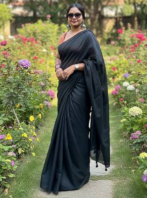 Black fancy cotton handloom saree with blouse piece for women 3