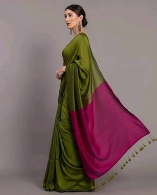 Dark green & rani fancy cotton handloom saree with blouse piece for women 2