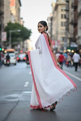 Red & white fancy cotton handloom saree with blouse piece for women 2