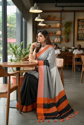 Charcoal fancy cotton handloom saree with blouse piece for women 3