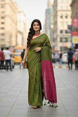 Green & pink fancy cotton handloom saree with blouse piece for women 1