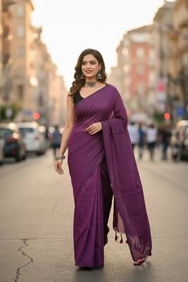 Magenta fancy cotton handloom saree with blouse piece for women 1