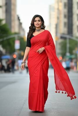 Red fancy cotton handloom saree with blouse piece for women 1