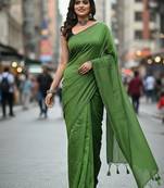 Green fancy cotton handloom saree with blouse piece for women
