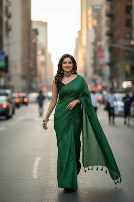 Green fancy cotton handloom saree with blouse piece for women 2