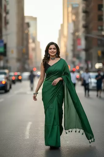 Green fancy cotton handloom saree with blouse piece for women