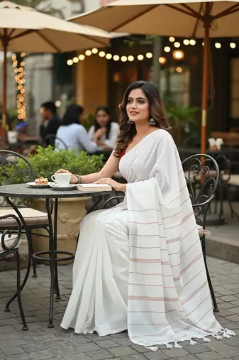 White fancy cotton handloom saree with blouse piece for women