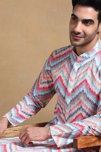 Men pink viscose rayon chevron printed straight kurta with trousers