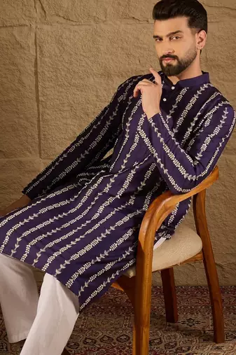 Men purple viscose rayon ethnic motifs printed straight kurta with trousers