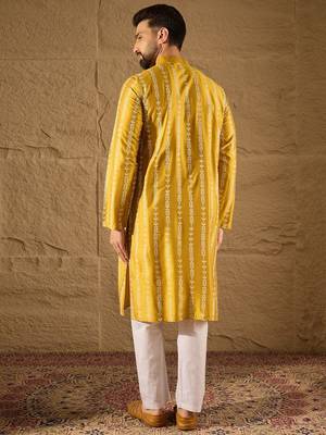 Men yellow viscose rayon ethnic motifs printed straight kurta with trousers 4
