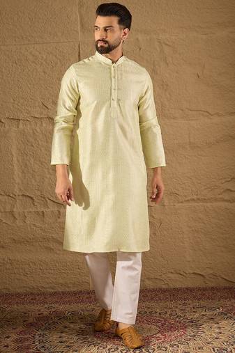 Men green silk blend solid embroidered straight kurta with trouser