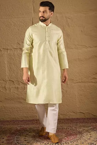 Men green silk blend solid embroidered straight kurta with trouser
