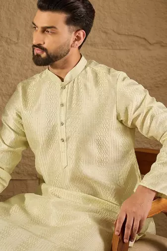 Men green silk blend solid embroidered straight kurta with trouser