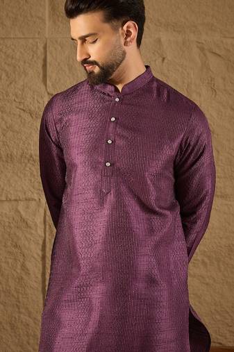 Men purple silk blend solid embroidered straight kurta with trouser