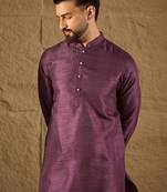 Men purple silk blend solid embroidered straight kurta with trouser