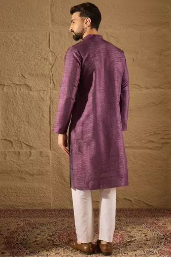 Men purple silk blend solid embroidered straight kurta with trouser